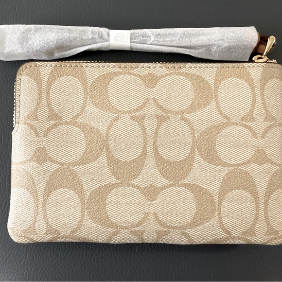 BUNDLE DEAL❗️Wristlet In Signature Canvas and High-Waisted Faux Snake Skin Pants - Picture 5 of 11